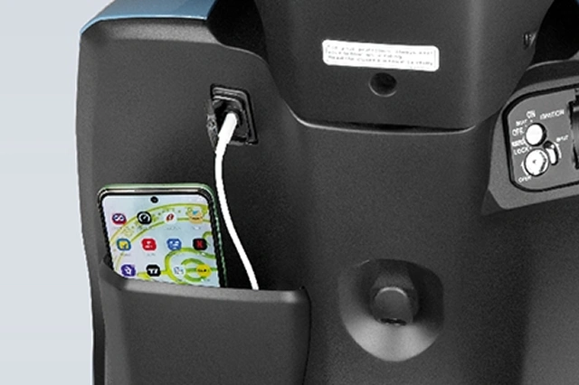 Inner Pocket With 15w Usb C Port